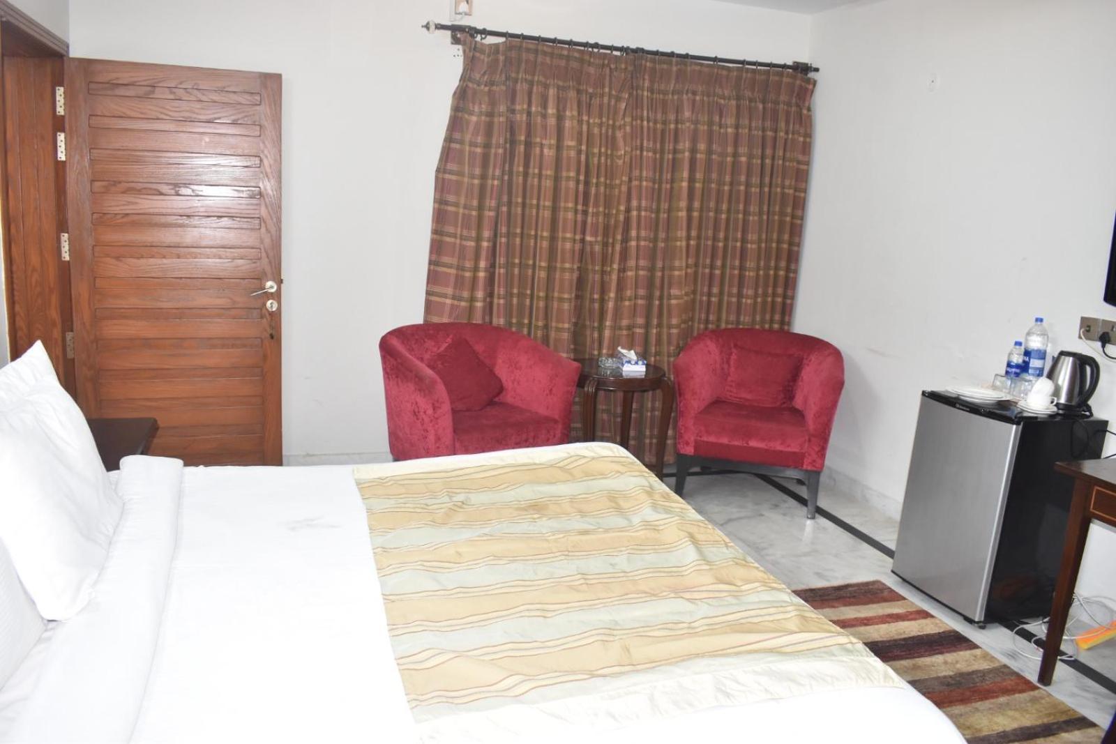 Pyramid International Guest House Islamabad Exterior foto