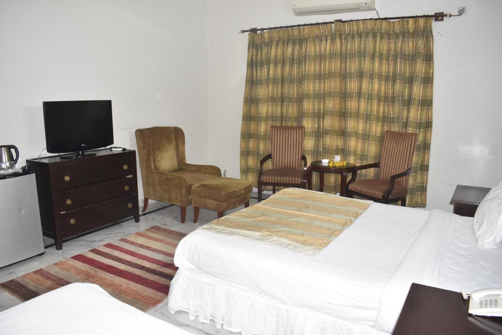 Pyramid International Guest House Islamabad Exterior foto