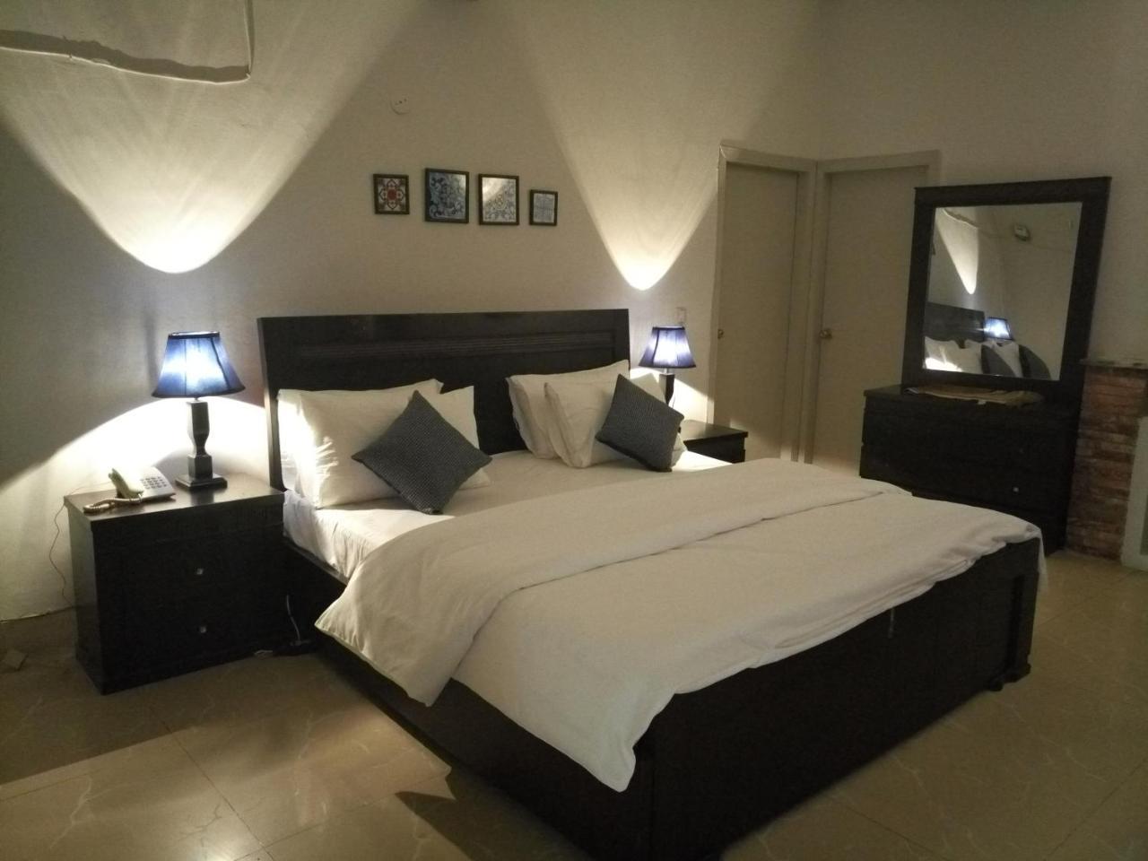 Pyramid International Guest House Islamabad Exterior foto